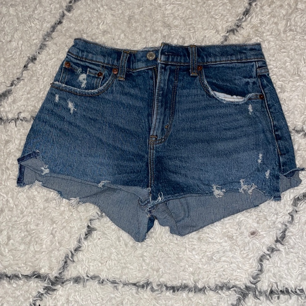 A&F curve love shorts